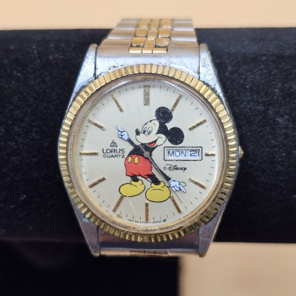 Vintage Lorus Mickey Mouse Watch Day Date Two Tone Gold Fluted Bezel V533-8A10
